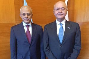 نائب وزير الخارجية يبحث مع مفوض اللاجئين أزمة النزوح وتعزيز الاستجابة الإنسانية في اليمن