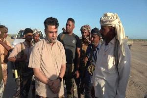 نائب وزير الإعلام يتفقد جبهات المخا وباب المندب ويشيد بتضحيات القوات المسلحة