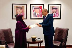 الزوبة والصفدي يبحثان التصعيد الحوثي وتعزيز التعاون اليمني الأردني