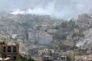 إصابة مدنيين بقصف وقنص حوثي في صبر الموادم بتعز