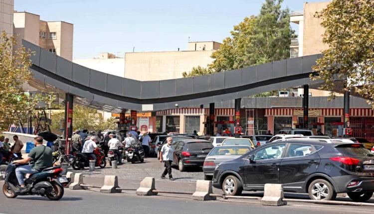 إيران تضاعف سعر البنزين الحر إلى 10 آلاف تومان للتر