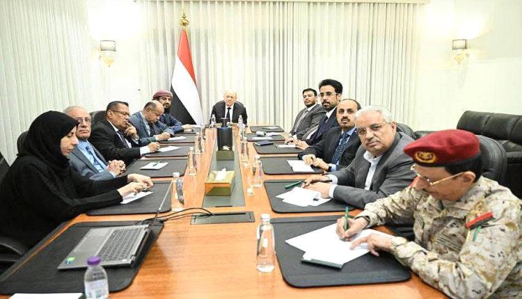 مجلس الدفاع الوطني يؤكد قدرة الدولة على استعادة المبادرة وعدم السماح بتحويل الساحل اليمني إلى منصة لابتزاز العالم