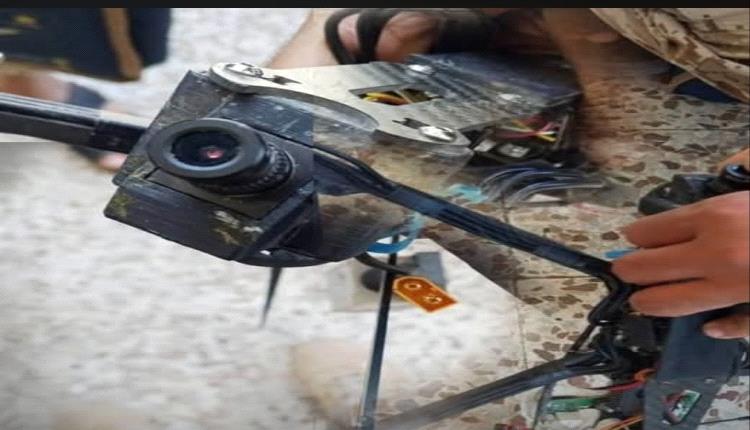 القوات المسلحة تُسقط مسيّرة حوثية محمّلة بقذيفة هاون في جبهة الكدحة بتعز