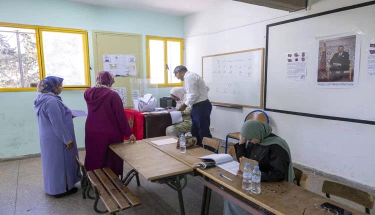 المغاربة يصوتون في انتخابات برلمانية تركز على ملف الشباب والتشغيل