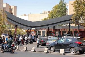 إيران تضاعف سعر البنزين الحر إلى 10 آلاف تومان للتر