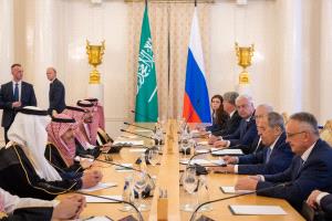 وزير الخارجية السعودي: لن نتردد في الدفاع عن أنفسنا وباب الدبلوماسية مع الحوثيين لا يزال مفتوحاً